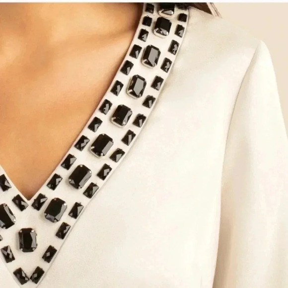 Trina Turk Beaming Jeweled Embellishments V-Neckline Shift Dress(4) - Picture 2 of 12
